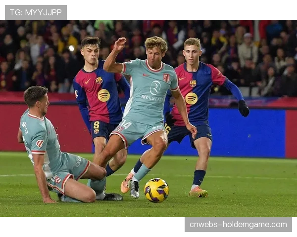 哈维-西蒙斯伤情更新，或将影响巴萨4-3-3阵型中的前场轮换