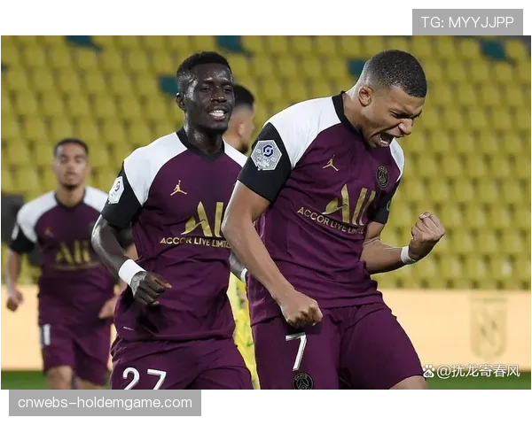 《法国足球》推出特刊,探讨法甲如何塑造全球时尚与足球的跨界风潮